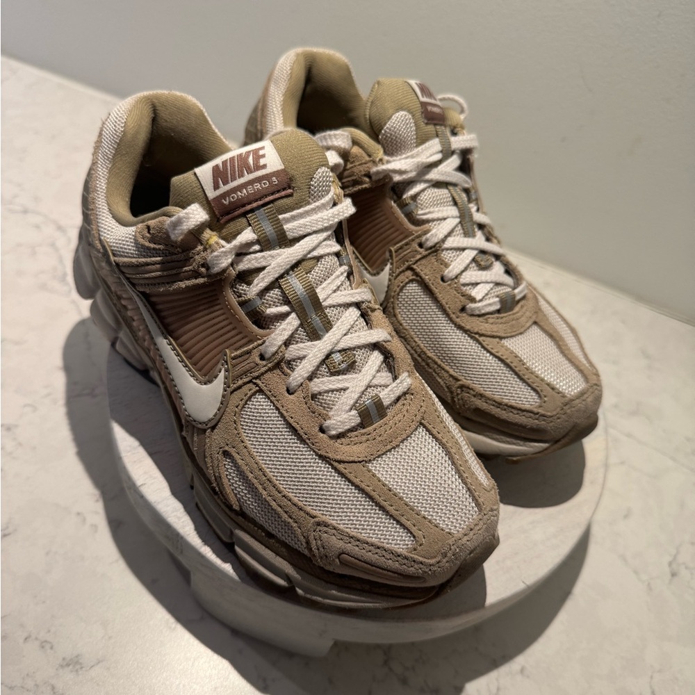 Nike Air Zoom Vomero 5 - Khaki Sesame - kids - size 4 - Picture 11 of 15